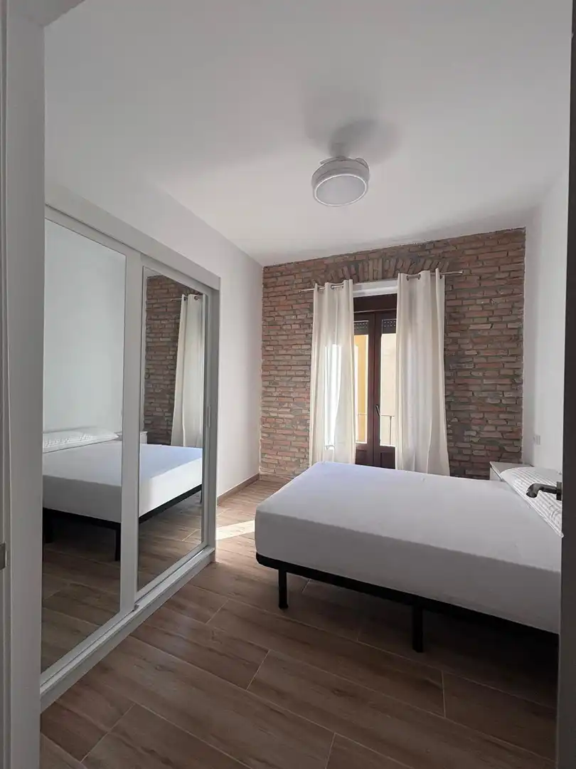 Bedroom of Flat for rent in Granada  with Air Conditioner, Furnished and Balcony