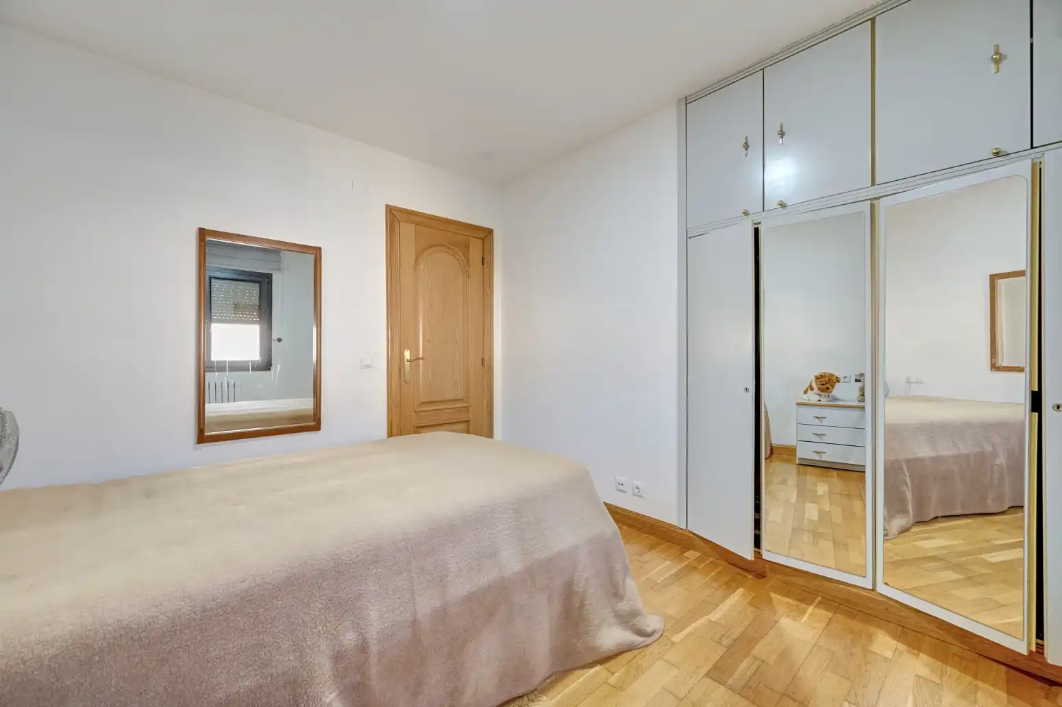 Schlafzimmer von Wohnung zum Verkauf in  Pamplona / Iruña mit Parkett, Terrasse und Abstellraum