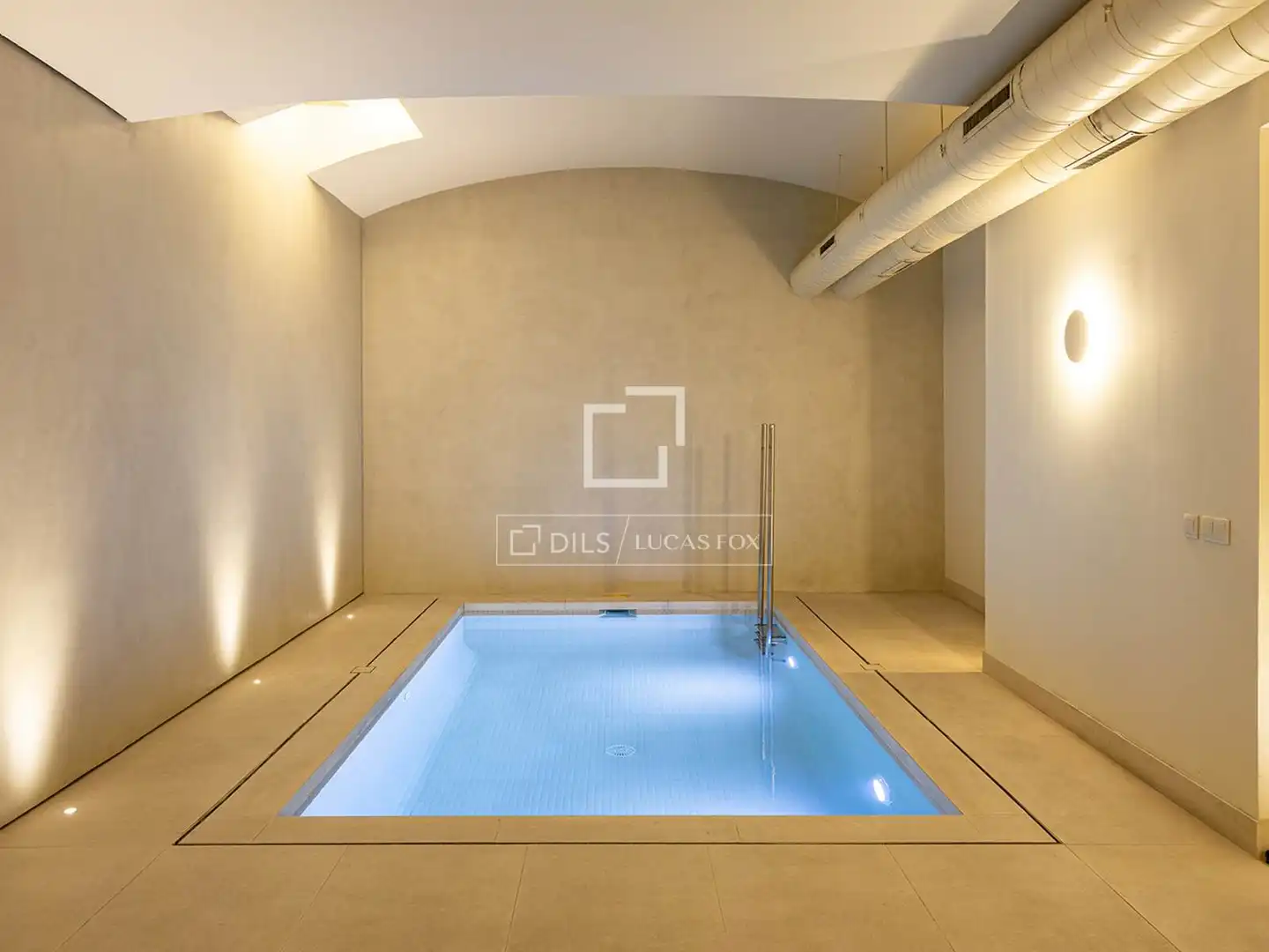 Piscina de Piso en venta en Barcelona con Aire acondicionado, Calefacción y Parquet