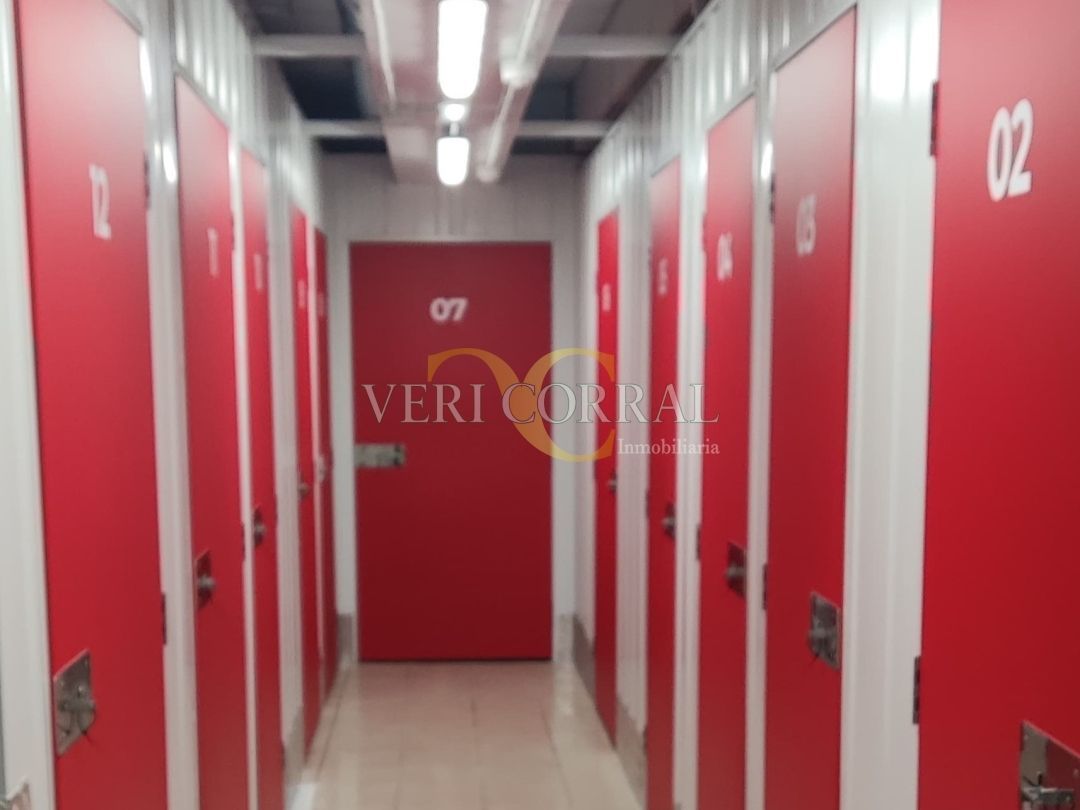 Box room to rent in Llanes
