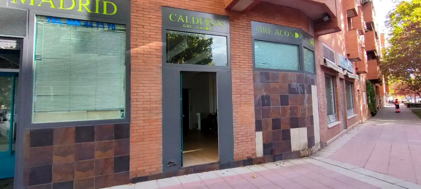 Local comercial en venta en Brasil 30, imagen 4