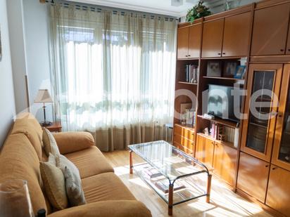 Bedroom of Flat for sale in Oviedo 