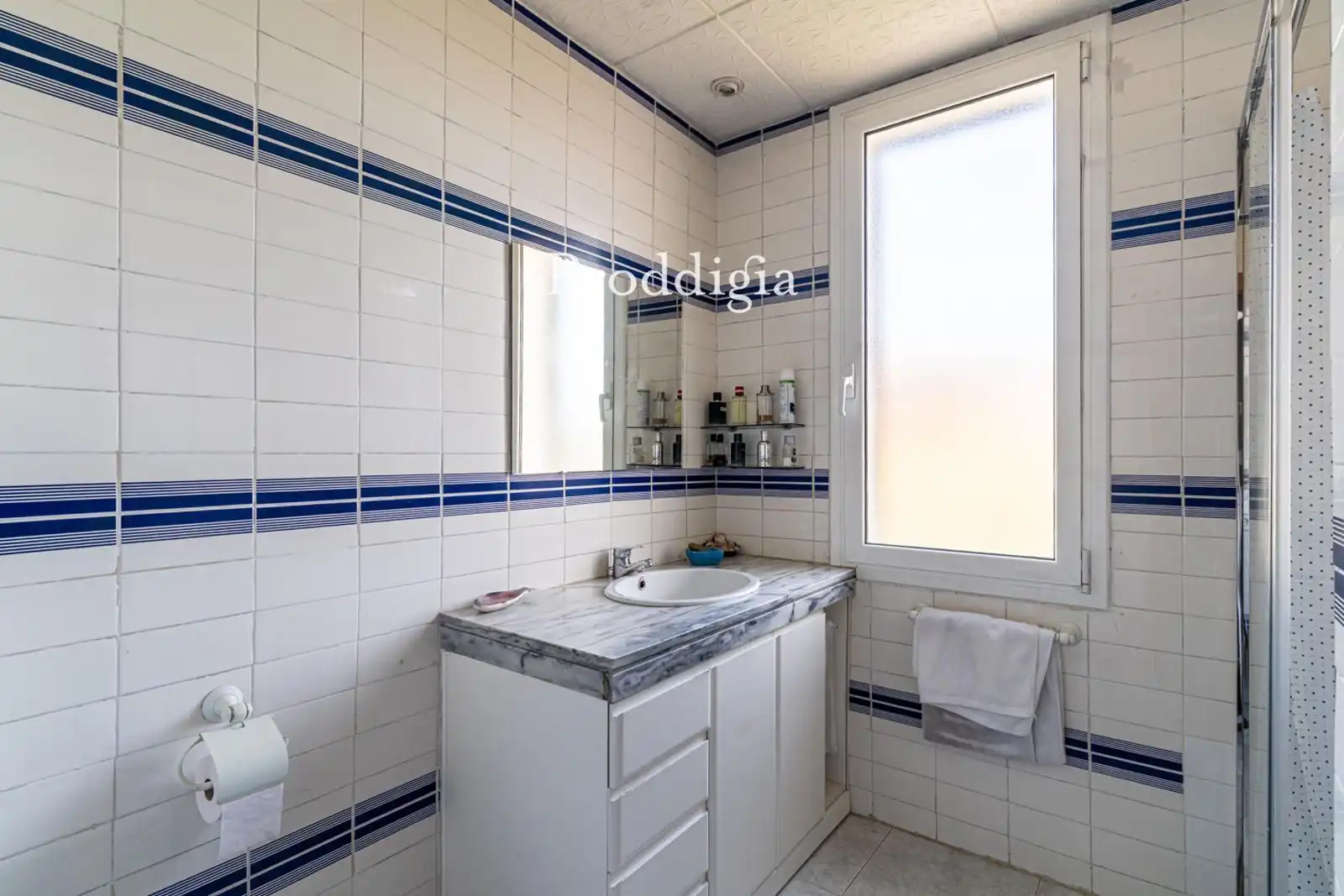 Bathroom of Houses for sale in Sant Cugat del Vallès  with Terrace and Swimming Pool