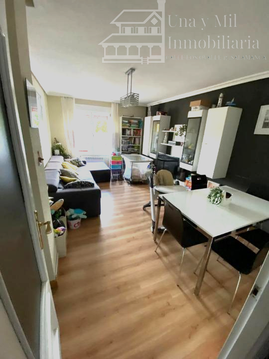 Living room of Flat for sale in Salamanca Capital  with Air Conditioner, Heating and Terrace