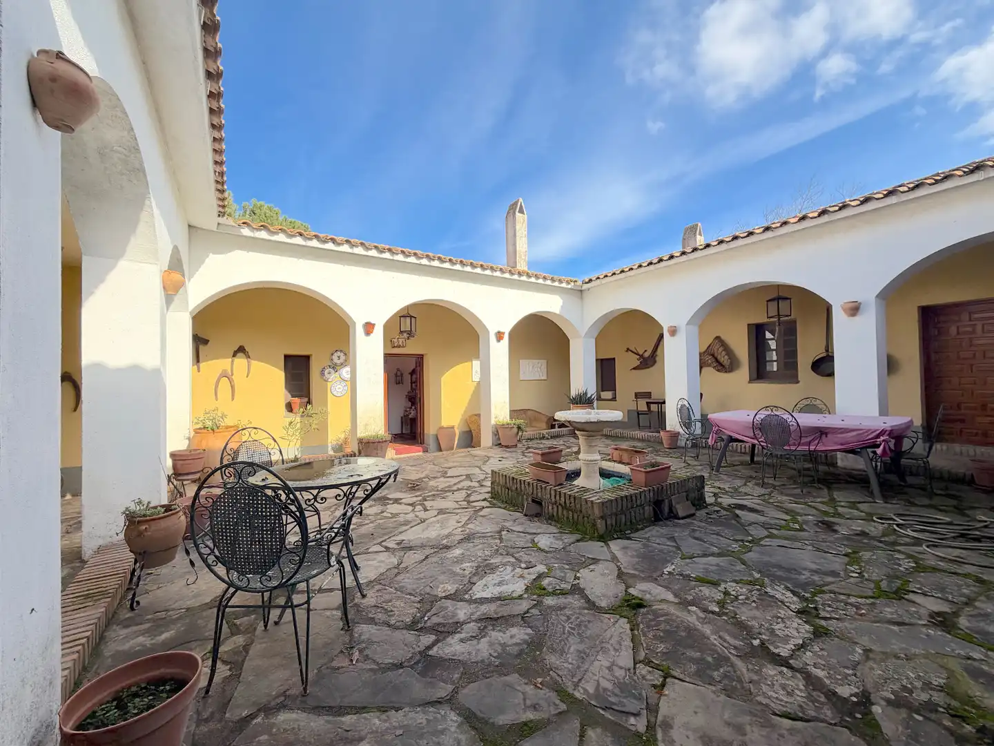 Vista exterior de Casa o xalet en venda en La Estrella amb Calefacció, Jardí privat i Traster