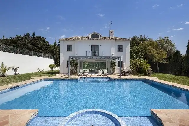 Casa con jardín en venta en San Pedro de Alcántara, imagen 5