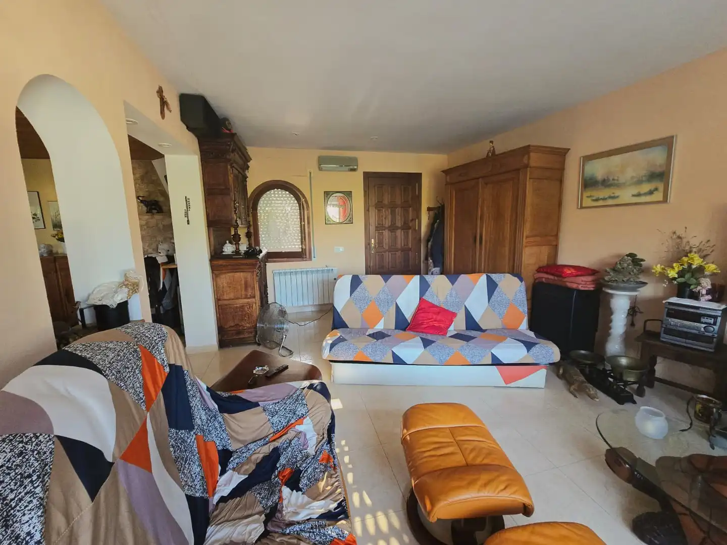 Sala d'estar de Casa o xalet en venda en Mont-roig del Camp amb Jardí privat, Traster i Piscina