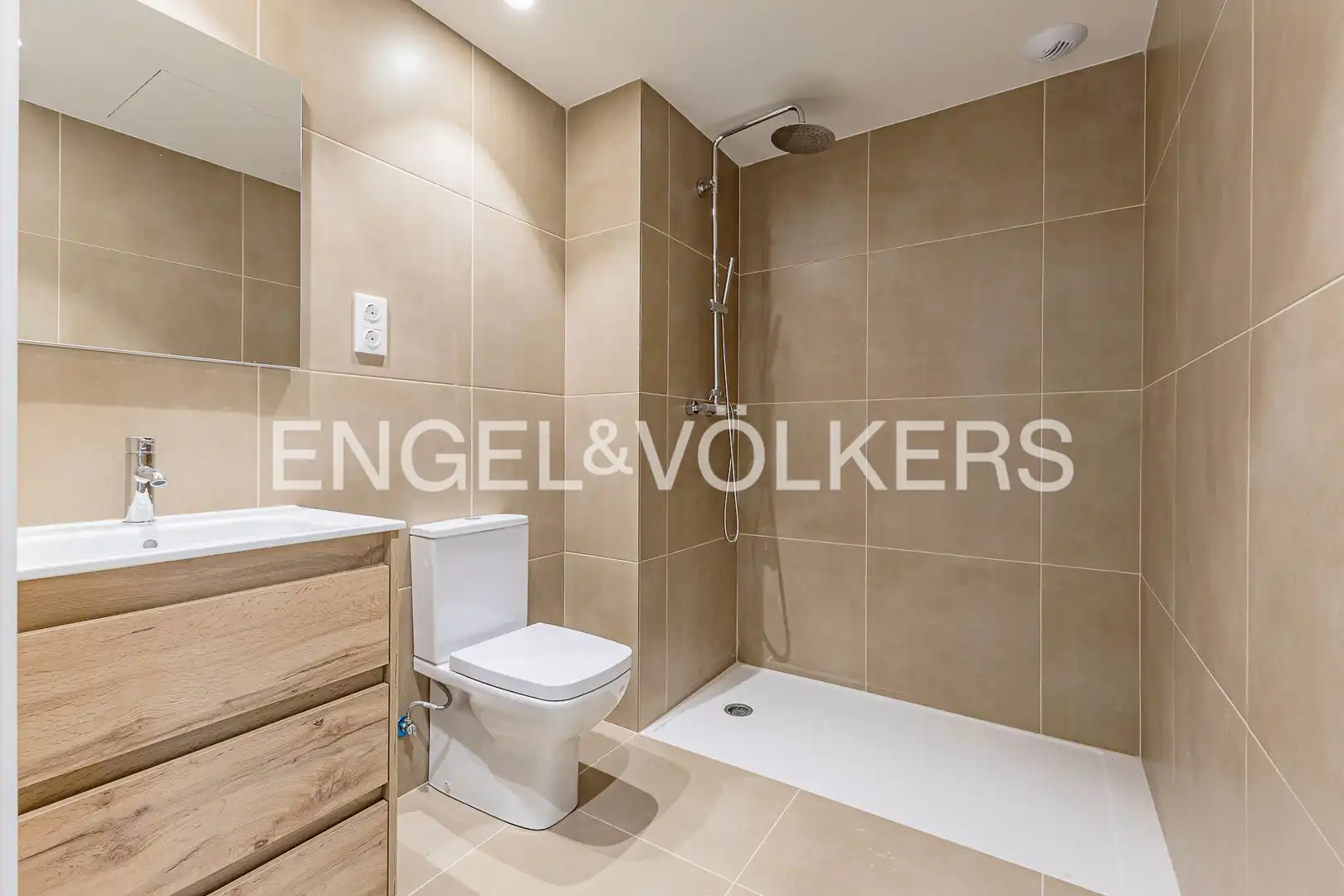 Baño de Piso en venta en Barcelona con Aire acondicionado, Calefacción y Parquet