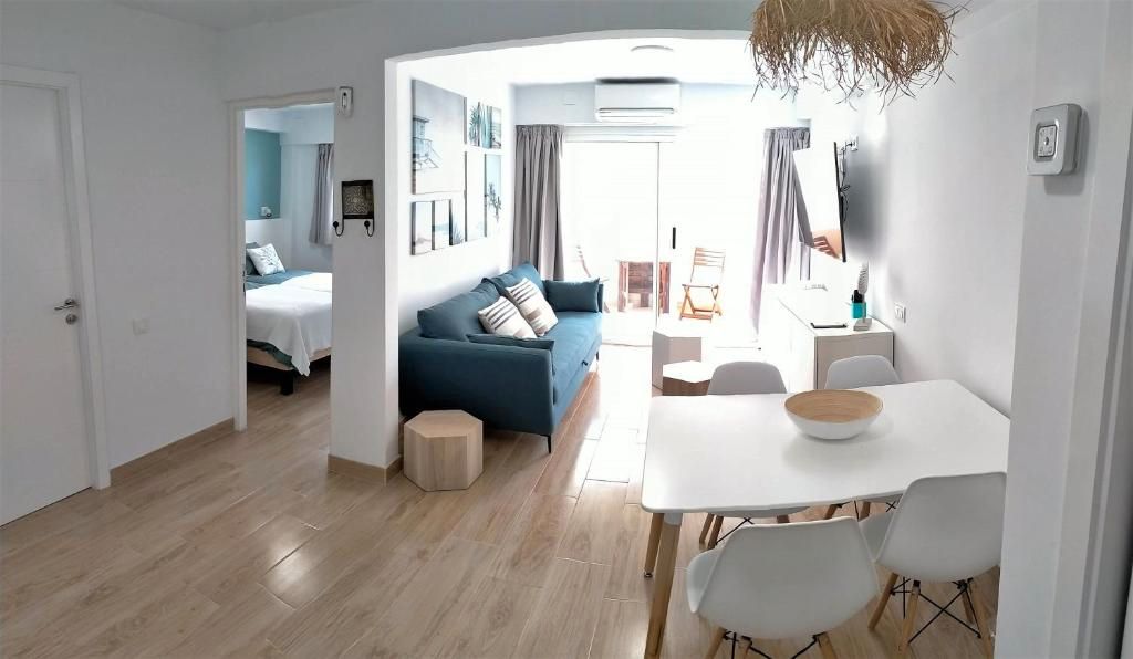 Living room of Apartment for sale in San Bartolomé de Tirajana  with Air Conditioner, Terrace and Furnished