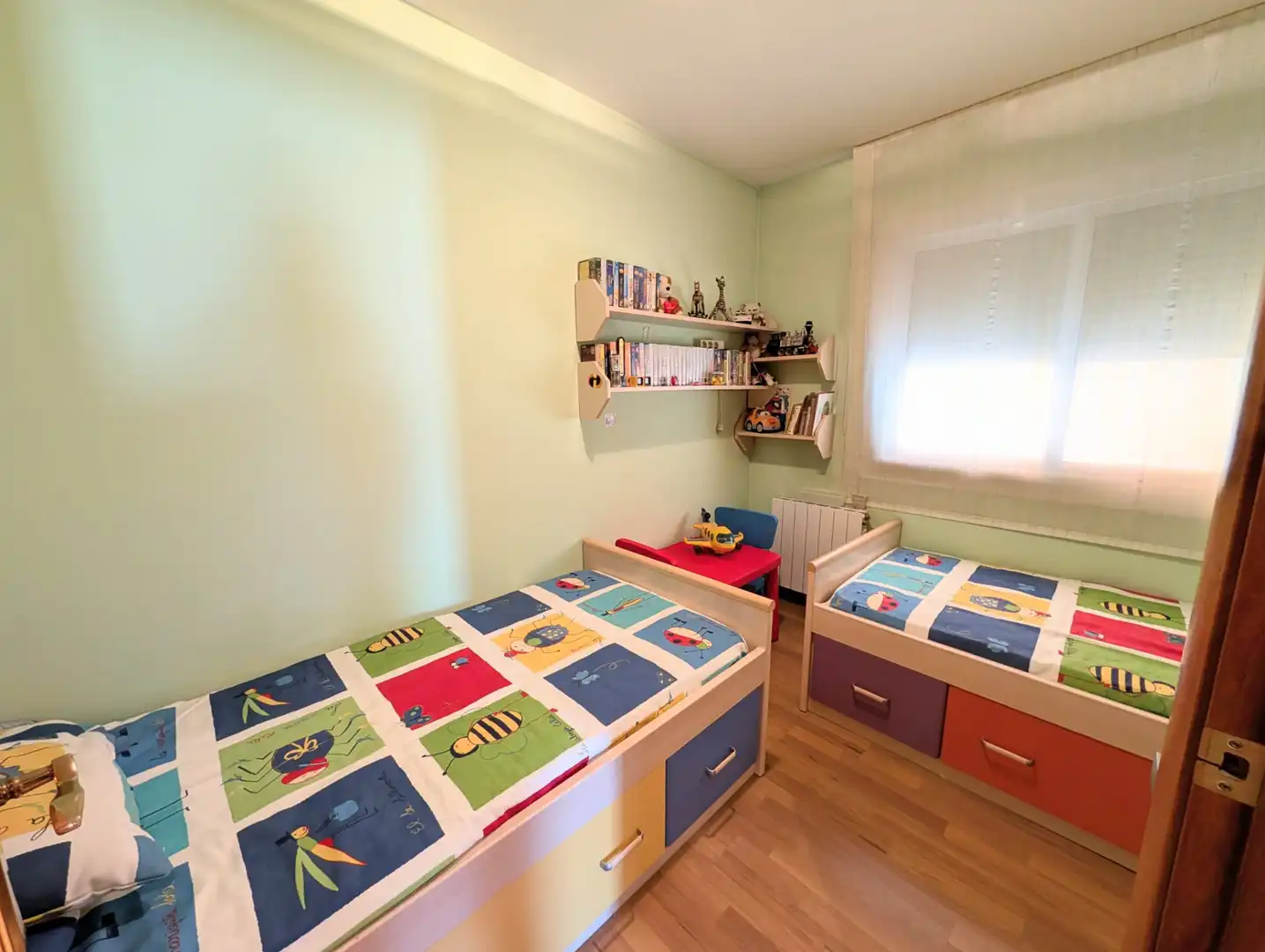 Habitación de Casa o chalet en venta en Santa Coloma de Gramenet con Aire acondicionado, Calefacción y Parquet