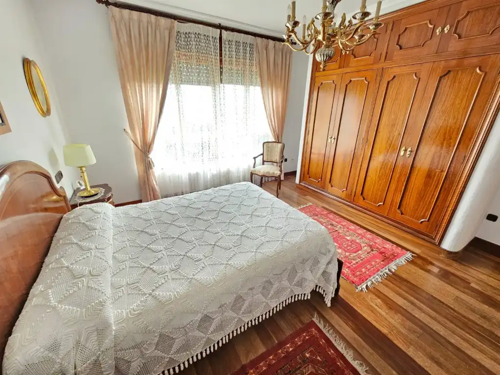 Habitación de Casa o chalet en venta en Avilés