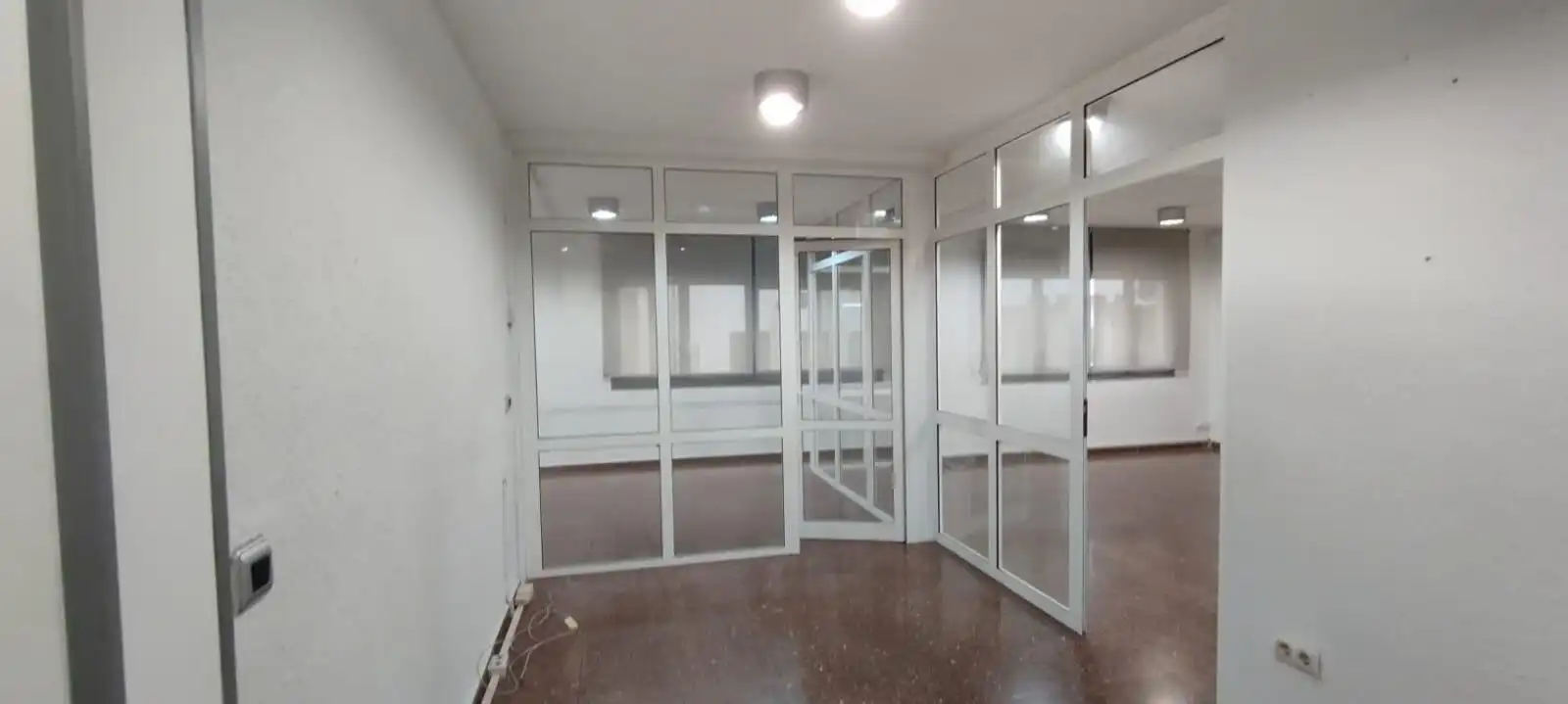 Office for rent in Manresa  with Air Conditioner