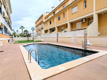Adosado con balcón en venta en MARBELLA