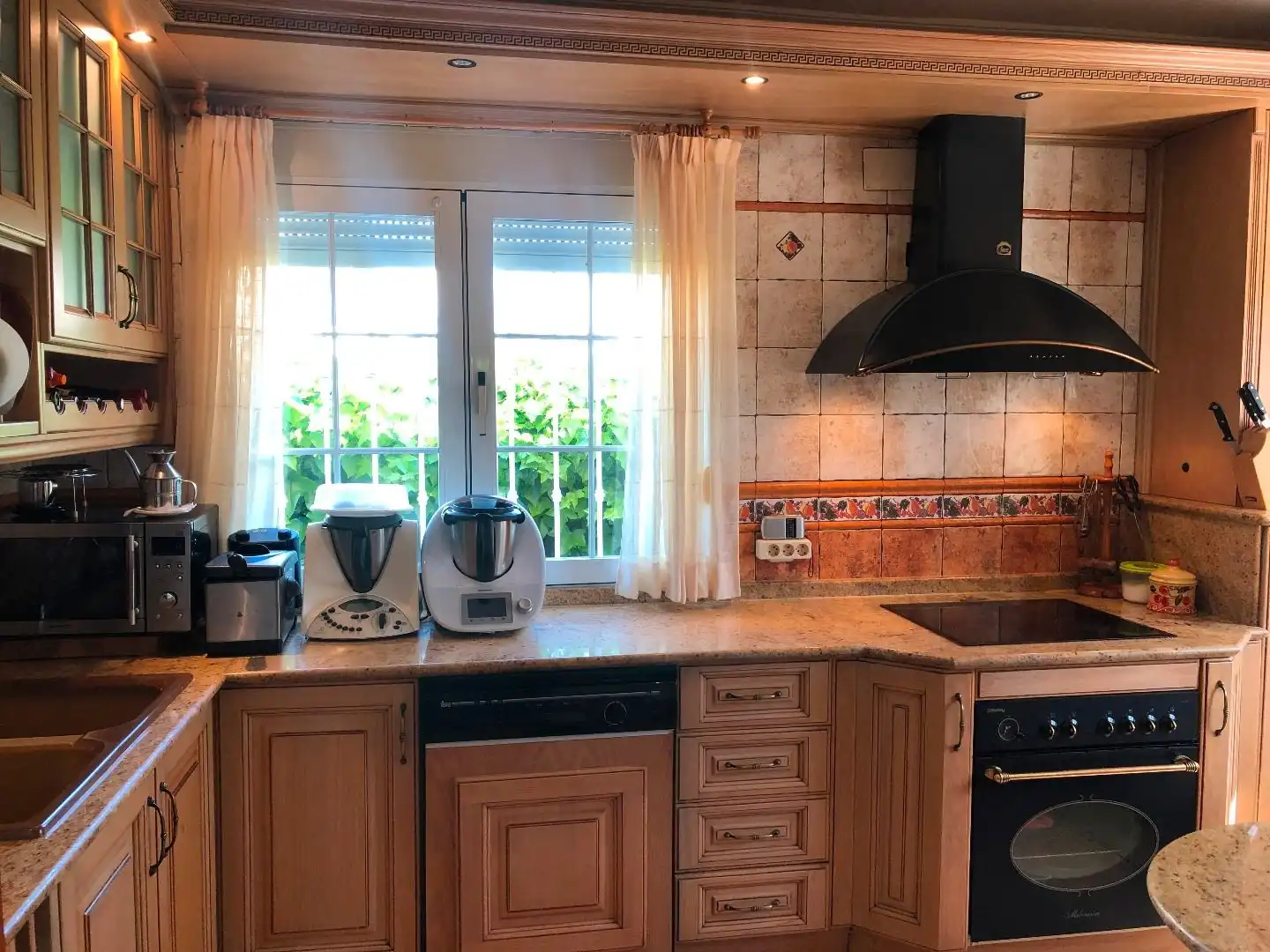 Kitchen of Houses for sale in Alcázar de San Juan  with Air Conditioner, Heating and Private garden