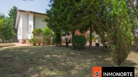 Foto 3 de Casa o chalet en venta en Padre Ignacio Ellacuría, Carlos V, Laredo