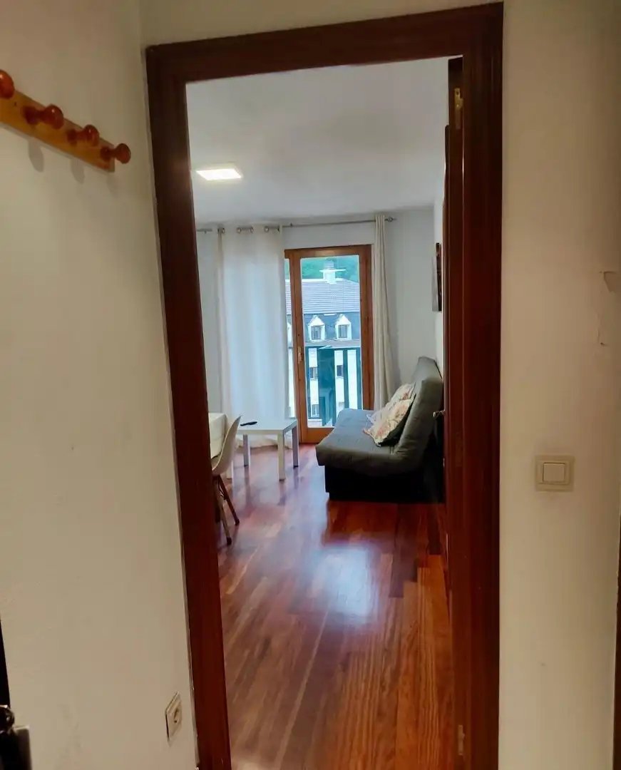 Dormitori de Pis en venda en Canfranc amb Calefacció, Parquet i Terrassa