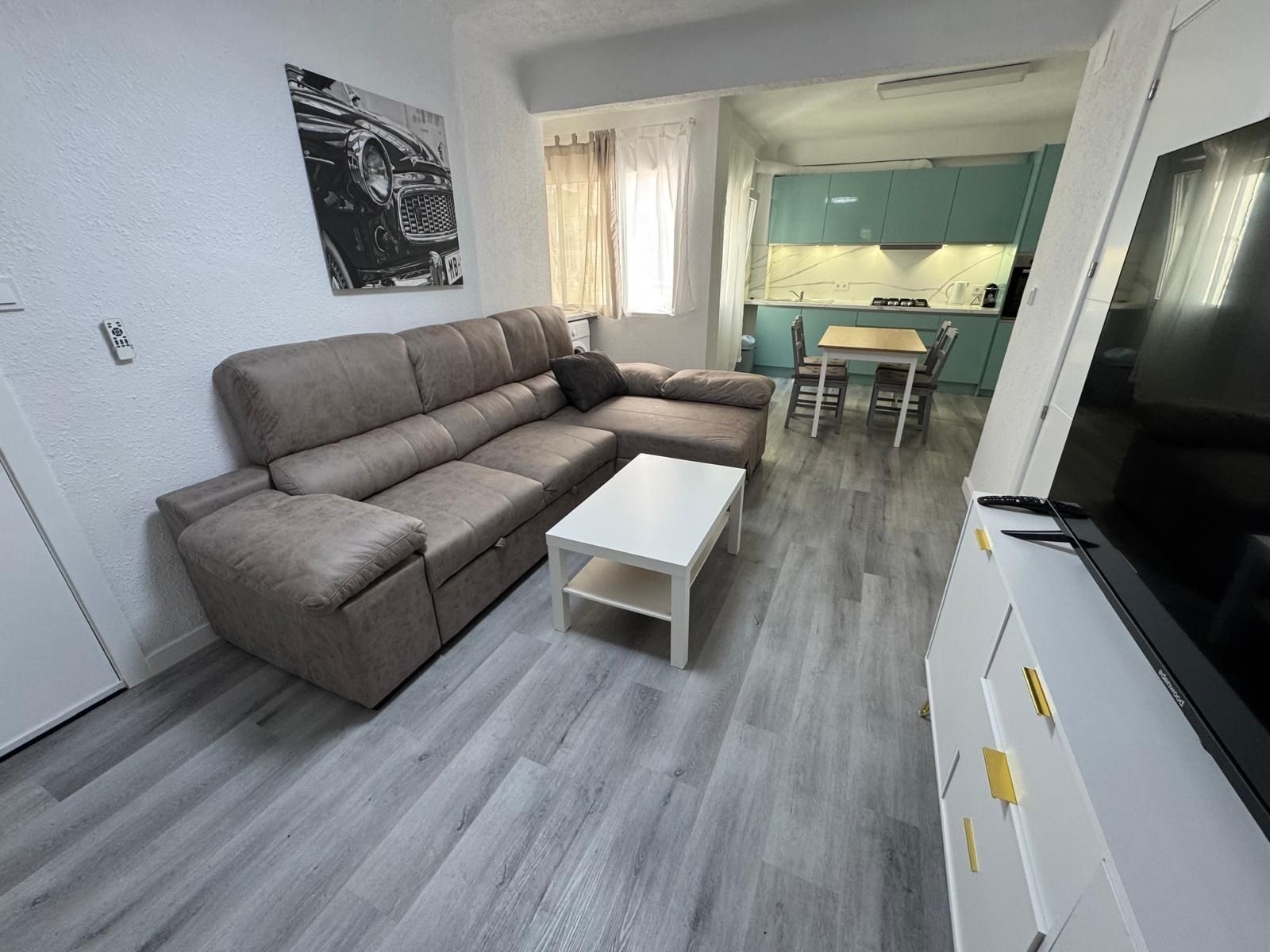 Sala d'estar de Apartament de lloguer en Alicante / Alacant amb Aire condicionat