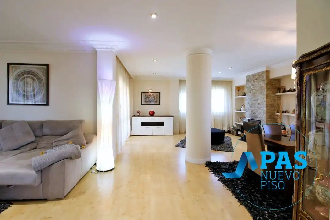 Living room of Houses for sale in Santander  with Heating, Private garden and Terrace