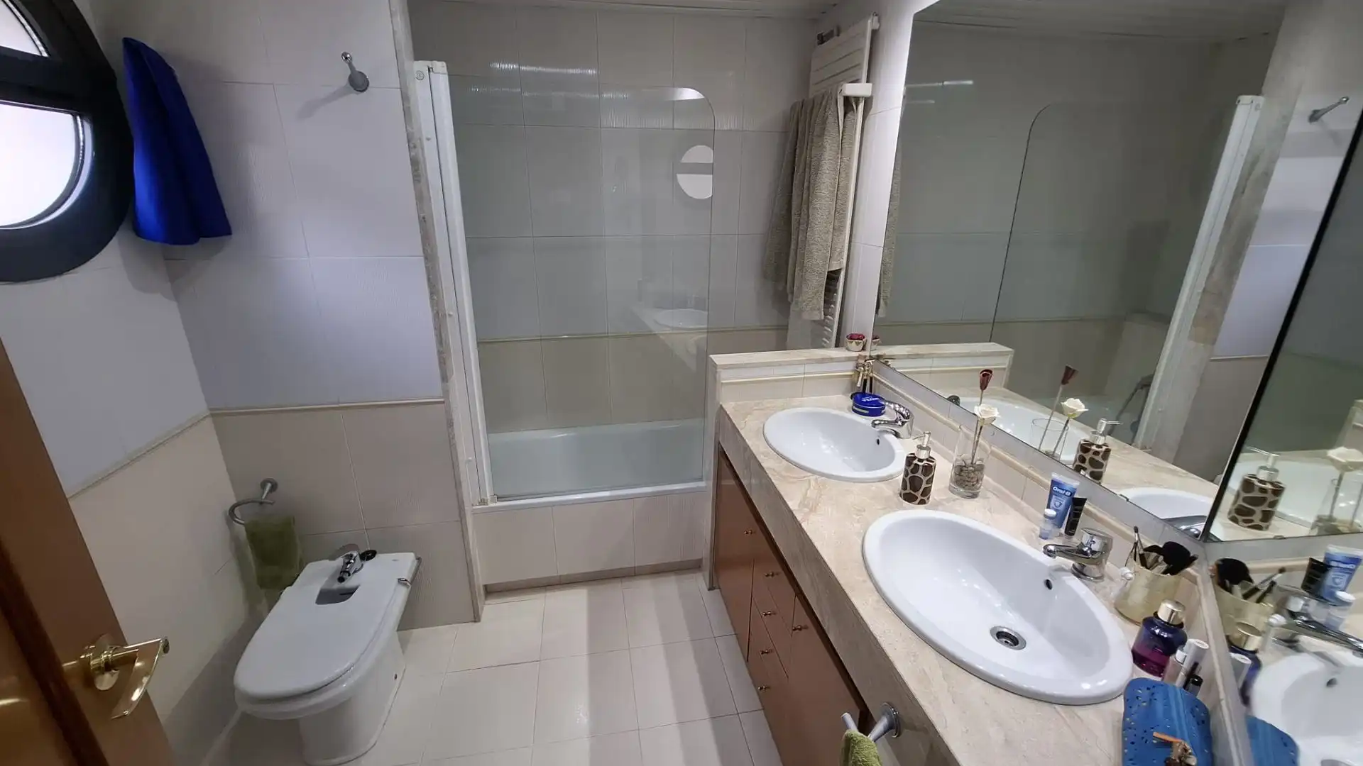 Baño de Casa adosada en venta en Vallirana con Aire acondicionado, Calefacción y Terraza