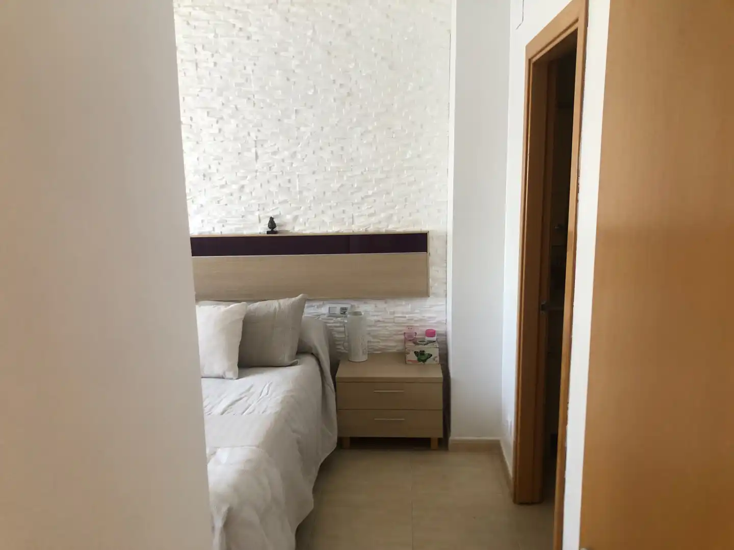 Schlafzimmer von Einfamilien-Reihenhaus zum Verkauf in Banyeres del Penedès mit Klimaanlage, Heizung und Privatgarten
