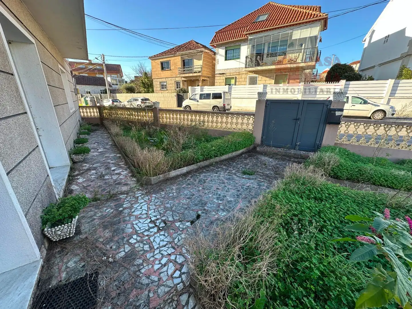 Vista exterior de Casa o xalet en venda en Cangas  amb Calefacció, Terrassa i Traster