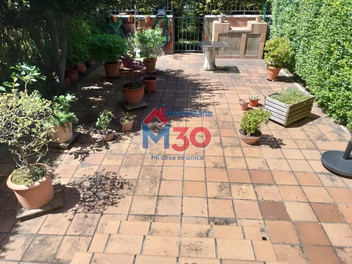 Jardín de Casa o chalet en venta en Miranda de Ebro con Calefacción y Terraza