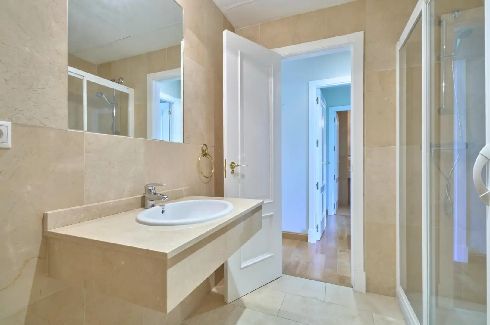 Badezimmer von Wohnung zur Miete in Jerez de la Frontera mit Klimaanlage, Heizung und Terrasse