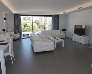 Sala d'estar de Casa adosada en venda en Fuengirola amb Aire condicionat i Jardí privat