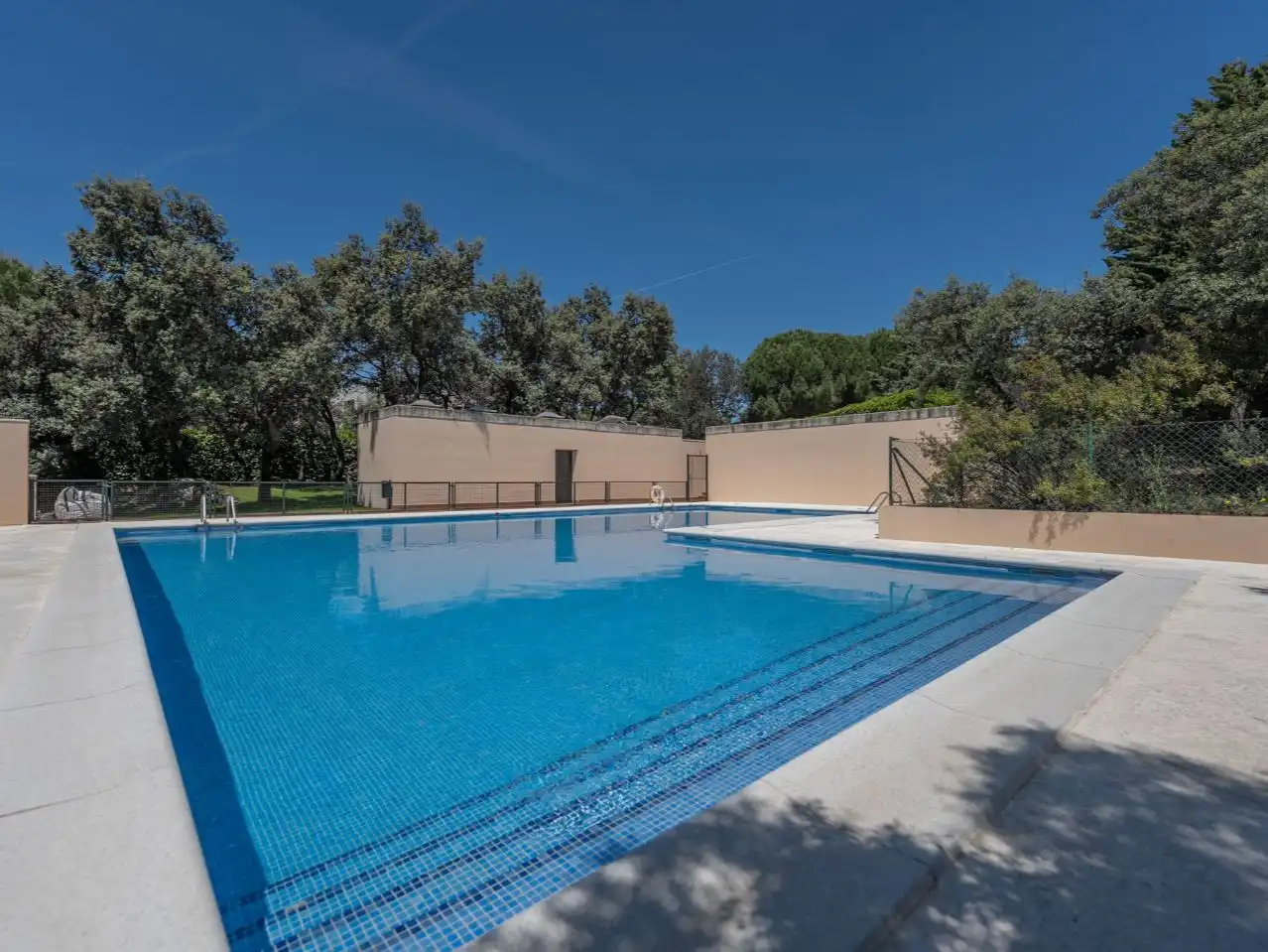 Piscina de Casa o chalet en venta en Torrelodones con Terraza y Balcón