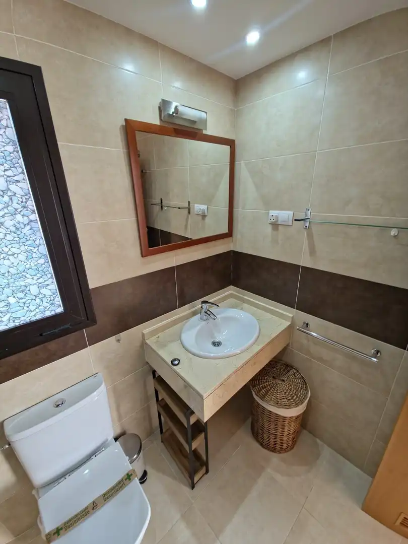 Badezimmer von Dachboden zur Miete in Mijas mit Klimaanlage, Heizung und Terrasse