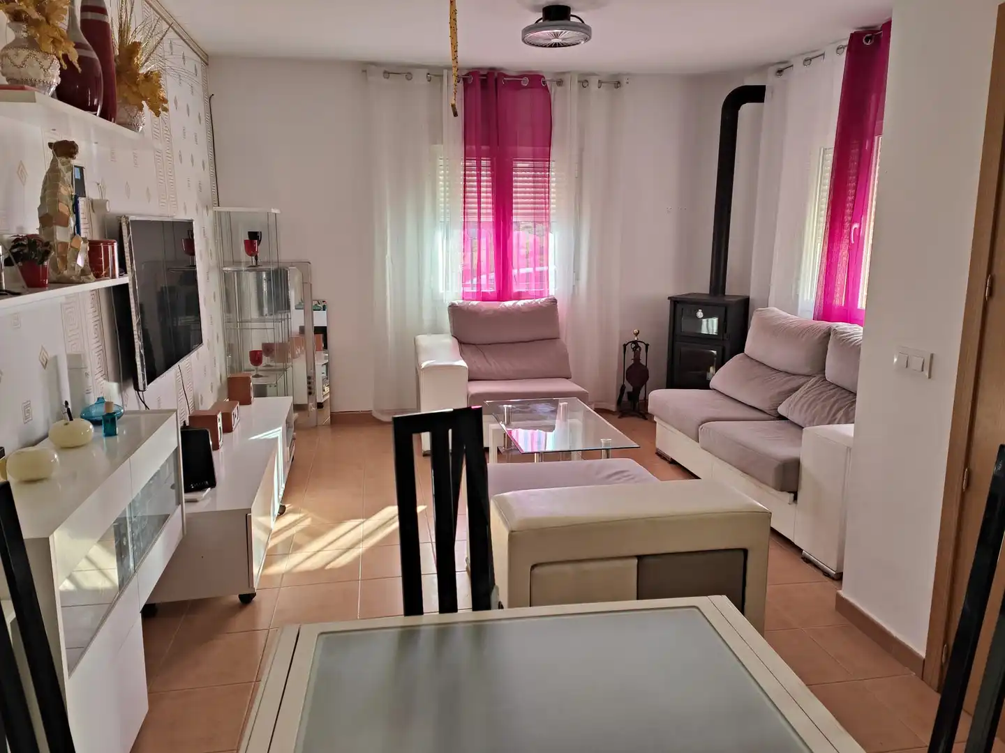 Sala de estar de Casa adosada en venta en Cabezamesada con Calefacción, Parquet y Piscina