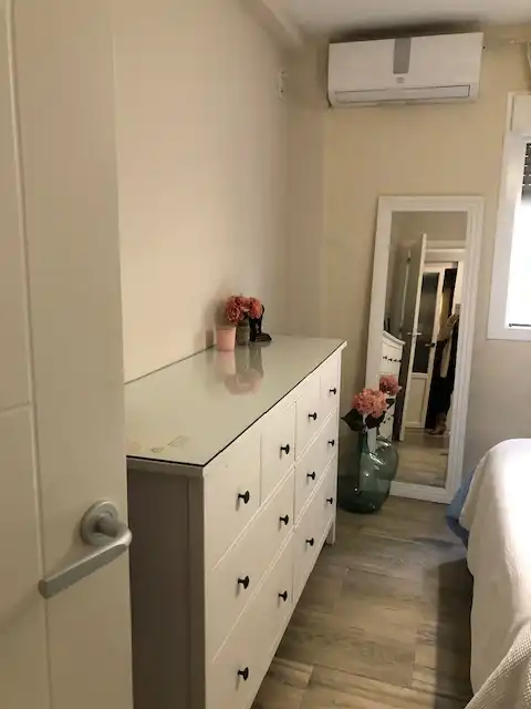 Habitación de Piso de alquiler en Bormujos con Aire acondicionado, Jardín privado y Trastero