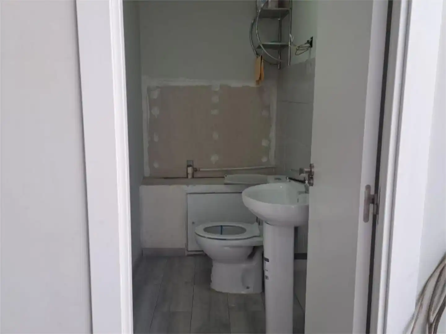 Baño de Nave industrial de alquiler en Coslada