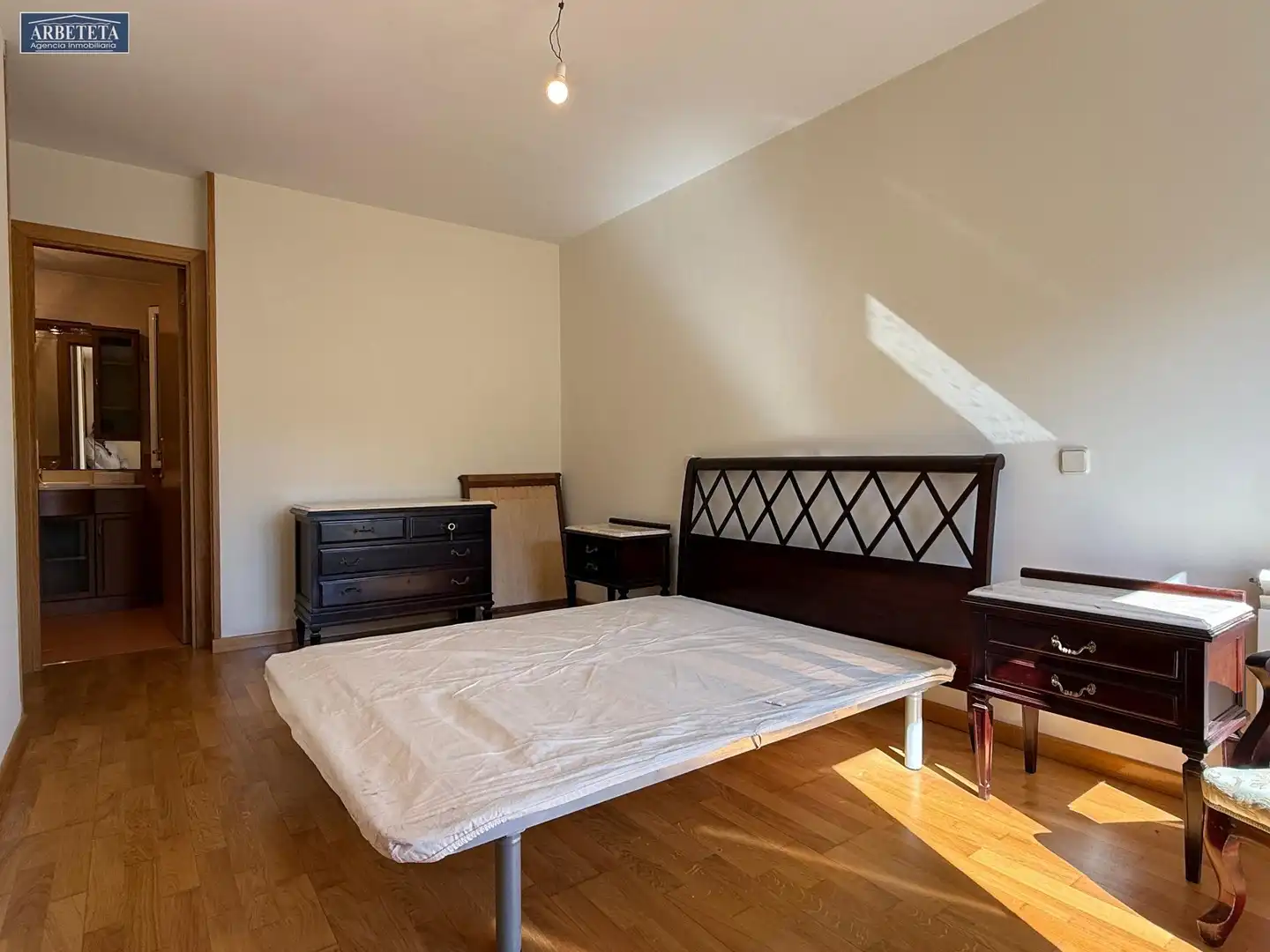 Schlafzimmer von Wohnung zum Verkauf in Sigüenza mit Heizung, Parkett und Gemeinschaftspool