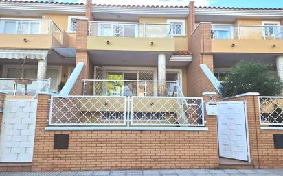 Exterior view of Single-family semi-detached for sale in Guardamar de la Safor  with Terrace