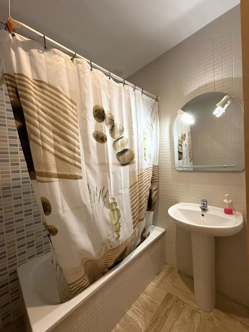 Bathroom of Apartments for rent in Chiclana de la Frontera  with Air Conditioner and Private garden