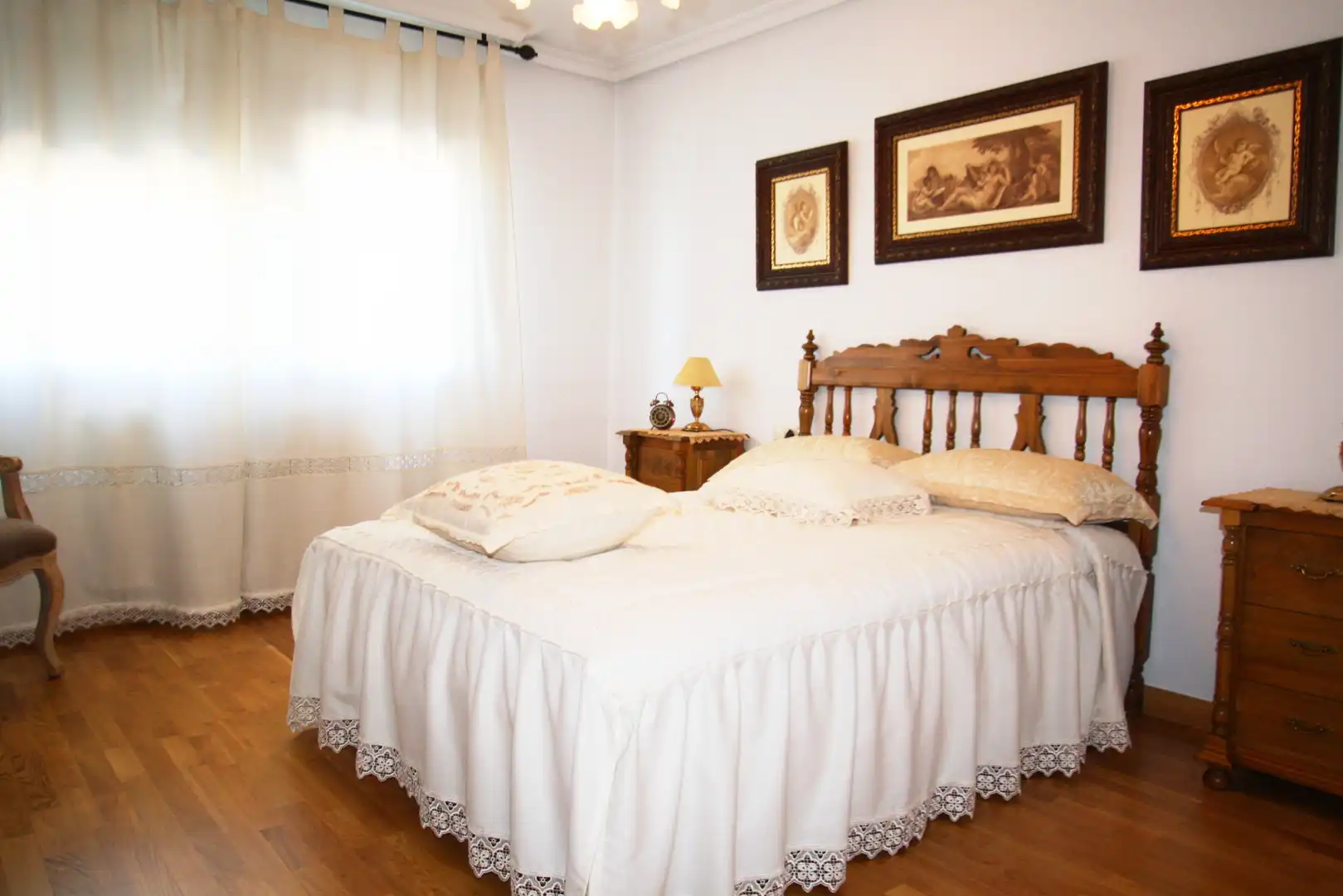 Habitación de Casa adosada en venta en Albacete con Aire acondicionado, Calefacción y Terraza