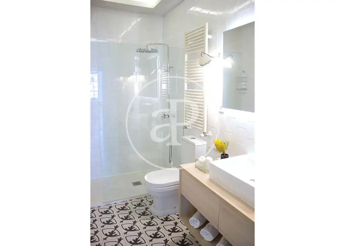Badezimmer von Wohnung zur Miete in Madrid mit Klimaanlage, Heizung und Möbliert