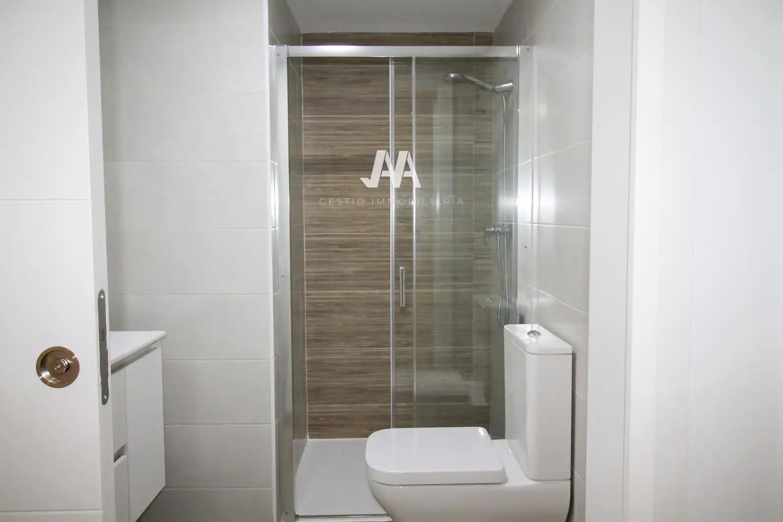 Baño de Piso en venta en Igualada con Aire acondicionado, Calefacción y Terraza