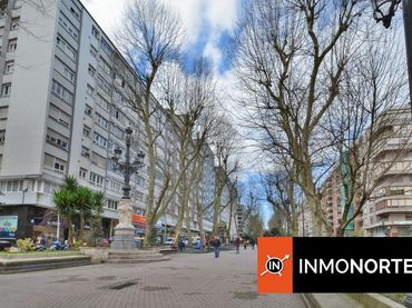 Piso con ascensor en venta en Calle Vargas