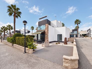 Dúplex amb piscina en venda a Orihuela Costa