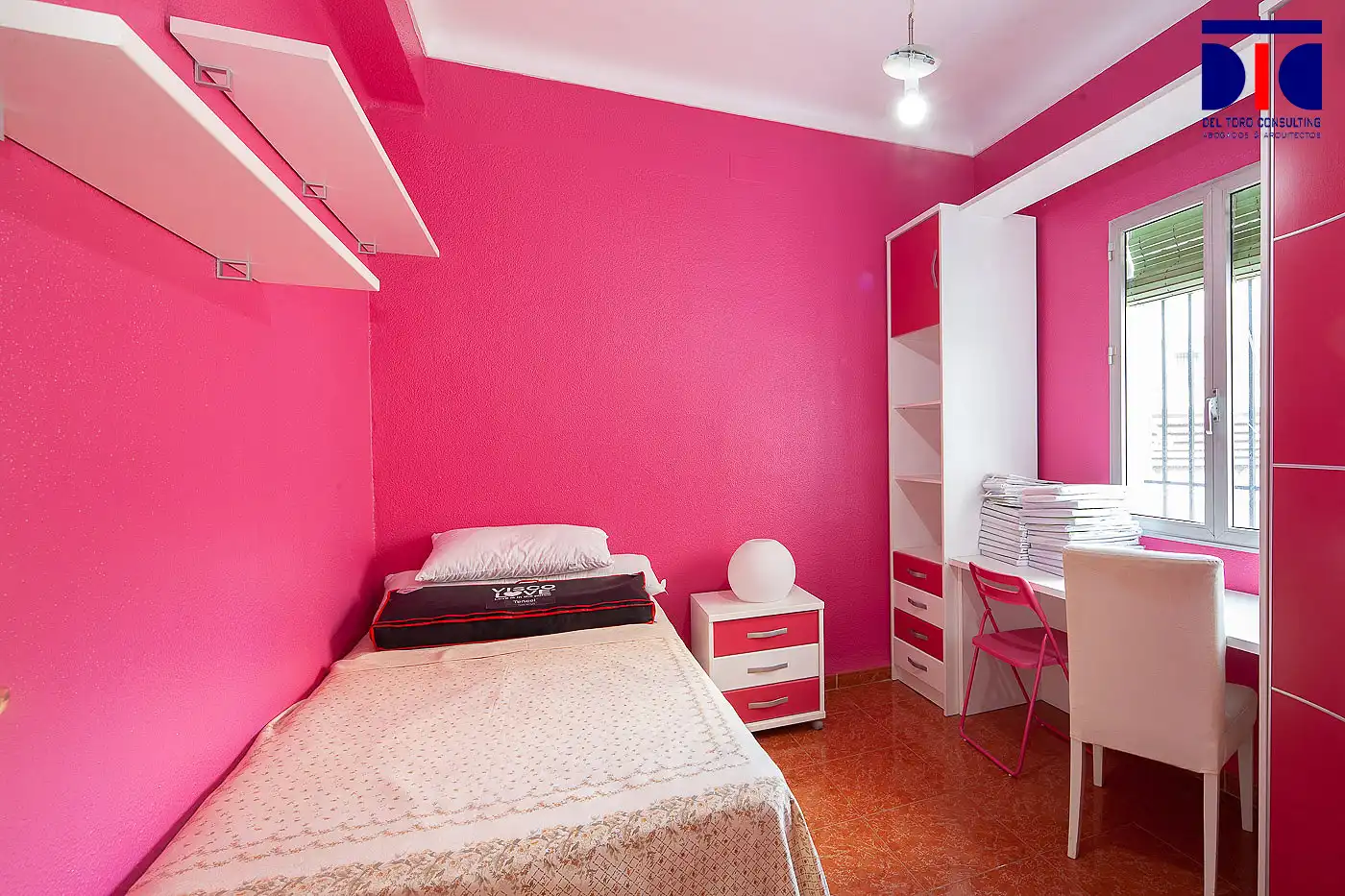 Bedroom of Detached homes for sale in Sevilla  with Air Conditioner, Heating and Furnished
