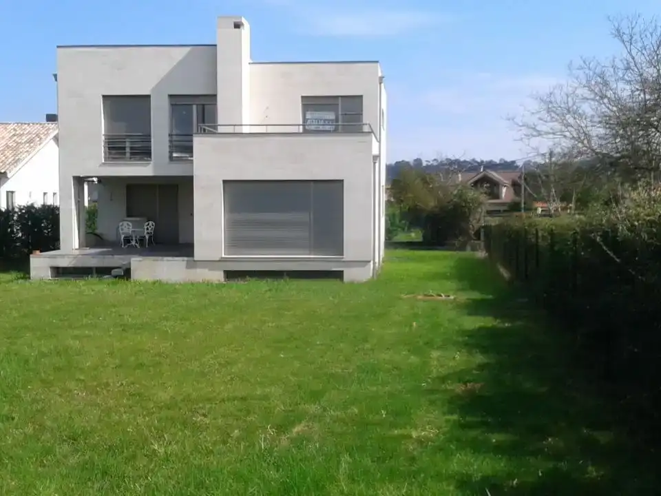 Casa o xalet en venda en Gijón  amb Jardí privat i Traster