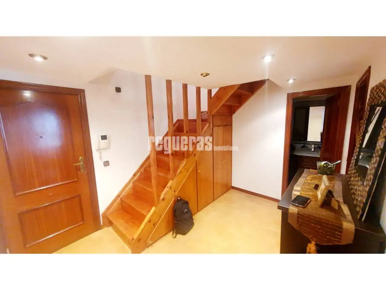 Piso en venta en Avilés con Calefacción, Parquet y Terraza