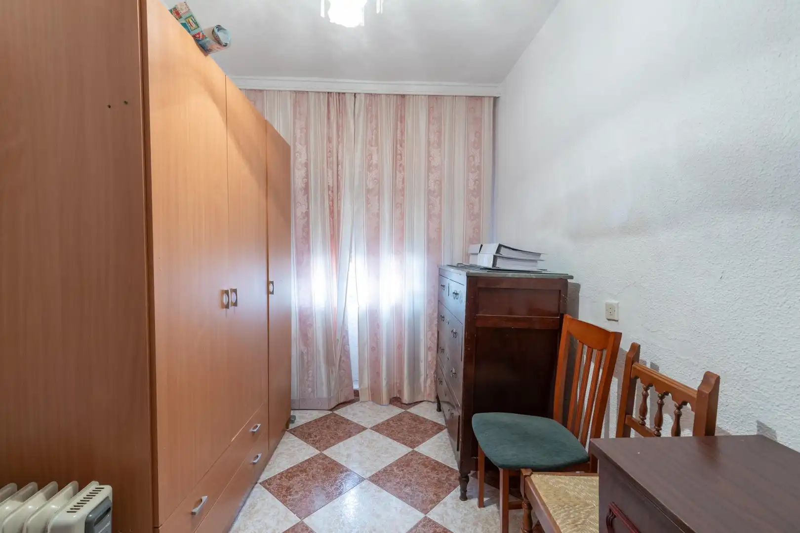 Dormitori de Casa o xalet en venda en La Zubia amb Terrassa