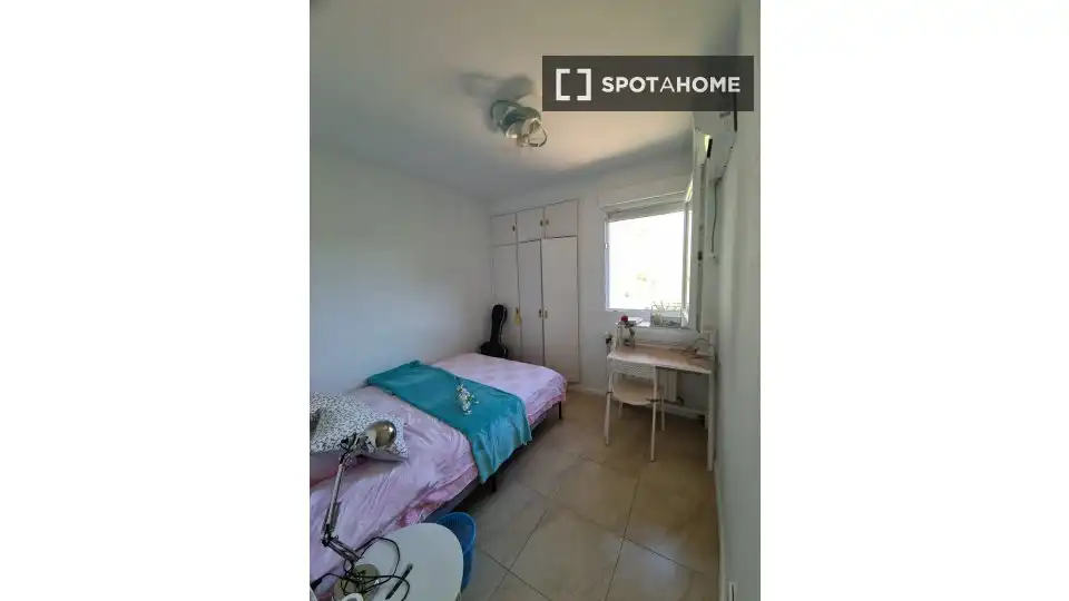 Schlafzimmer von Wohnung zur untervermieten in Las Rozas de Madrid mit Klimaanlage, Terrasse und Möbliert