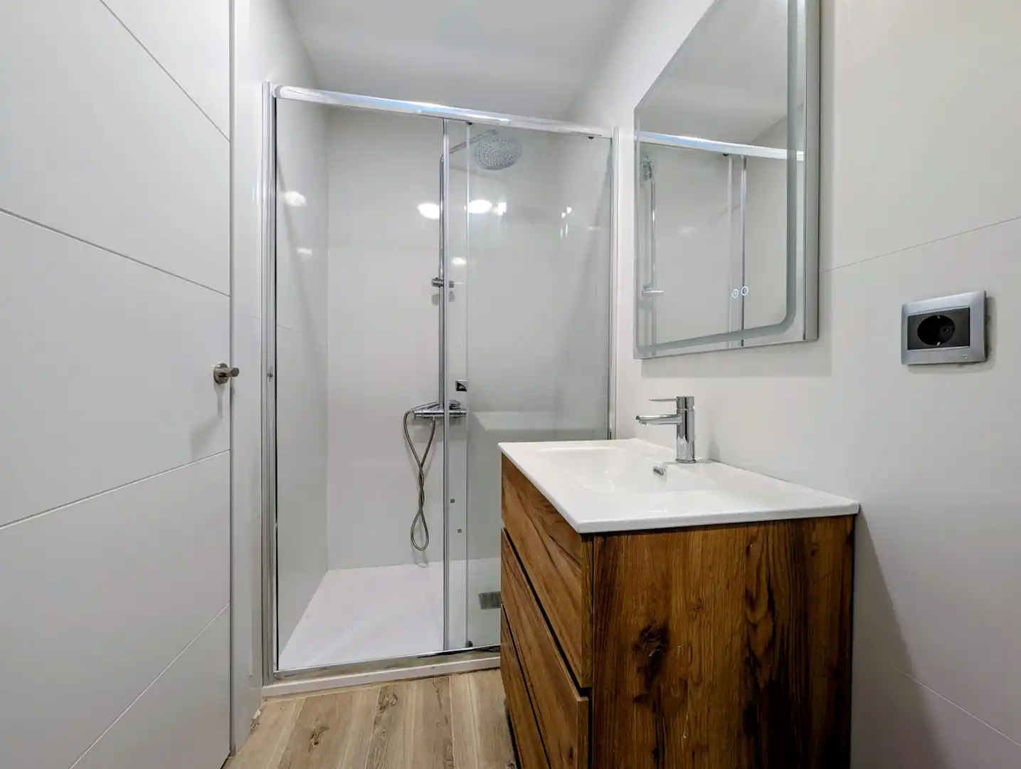Baño de Piso en venta en Badalona con Parquet y Horno