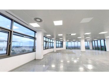 Oficina amb ascensor de lloguer a Calle Via de los poblados