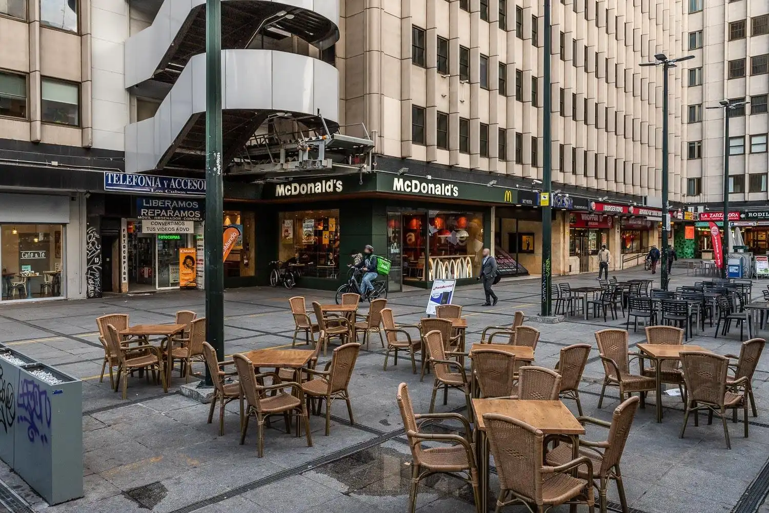 Außenansicht von Wohnung zur Miete in Madrid mit Klimaanlage, Heizung und Möbliert