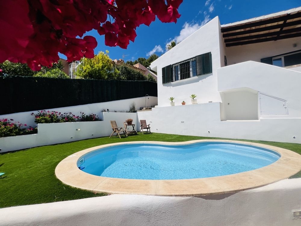 Vista exterior de Casa o xalet en venda en Calvià amb Aire condicionat, Calefacció i Traster